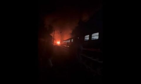 Влакът пътуващ по линията София Варна е пламнал в 19 42 часа