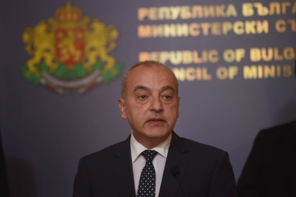 Премиерът Гълъб Донев уволни зам министъра на финансите Даниела Добрева Това