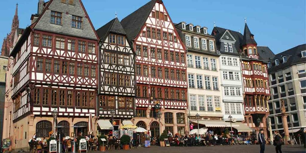 Избирателите във Франкфурт отстраниха с референдум кмета на града Петер