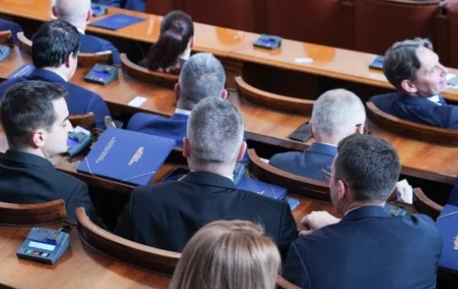 Народното събрание ще проведе извънредно заседание днес за да гласува