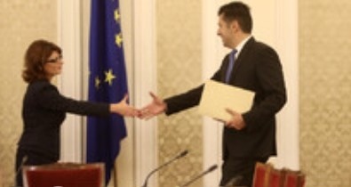 Започна първата среща между ГЕРБ и Продължаваме Промяната Двете формации