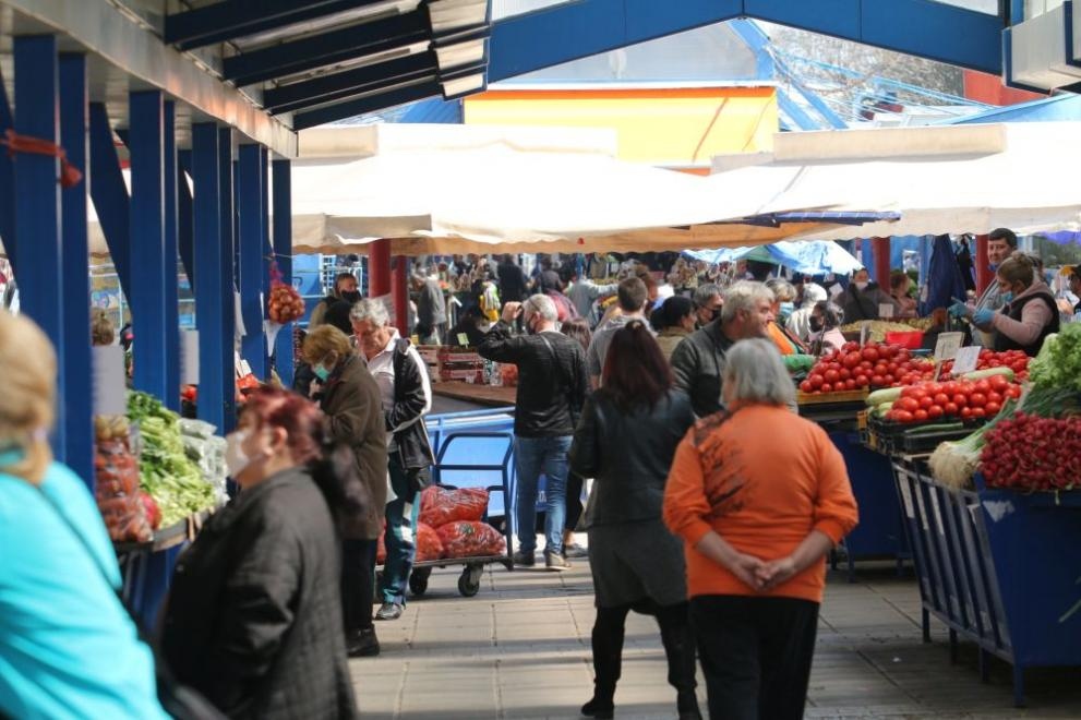 Мъж е бил прострелян в дома си на Женския пазар