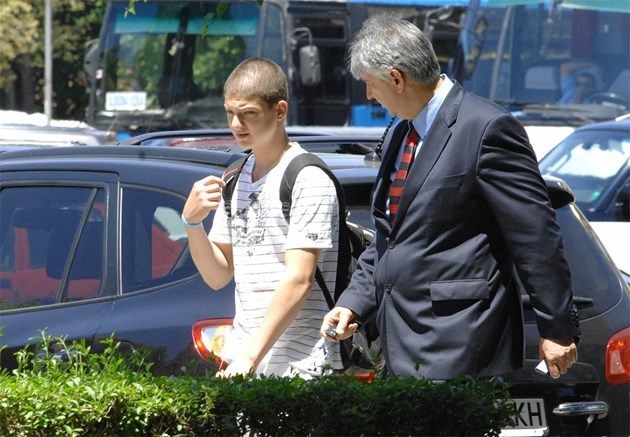 Синът на депутата от ГЕРБ Лъчезар Иванов по познат с прякора