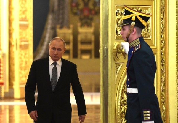 Индийският астролог Алакх Ниранджан който бе сред малцината предвидили с