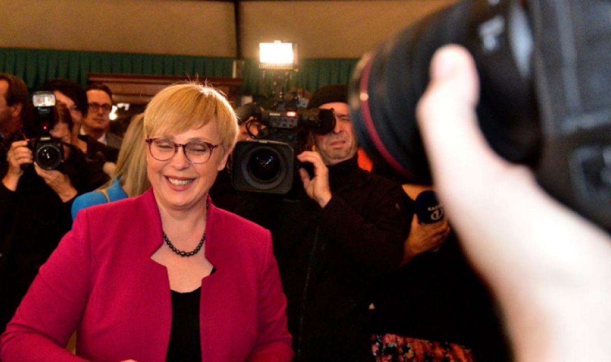 Независимият кандидат Наташа Пирц Мусар запазва преднината си във втория