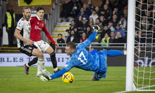 Манчестър Юнайтед спечели изключително драматично с 2 1 като гост срещу