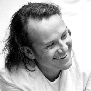 Явор Гърдев който е щатен режисьор на Народния театър Иван