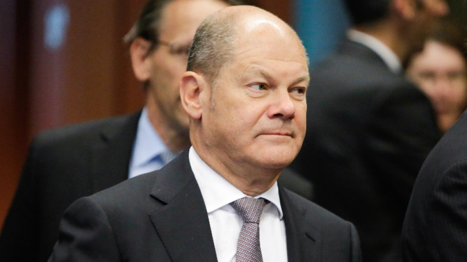 Германският канцлер Олаф Шолц призова за внимателно проучване на смъртоносния