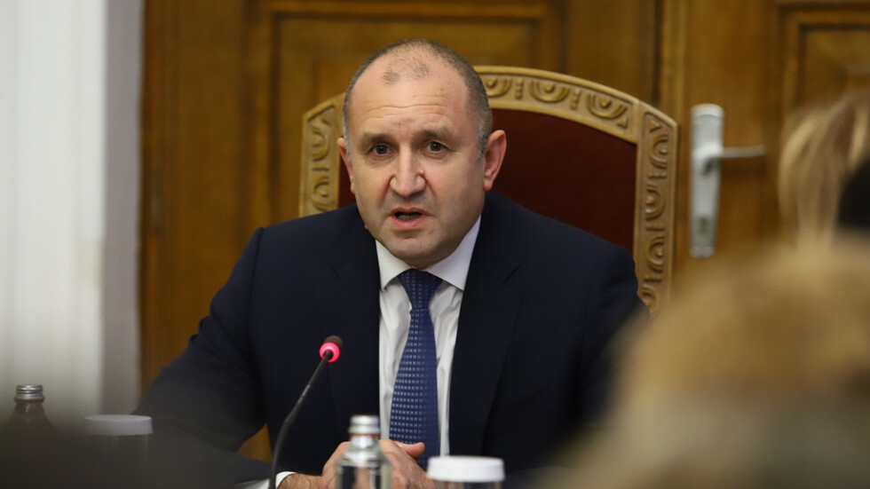 След като беше предаден от отрочетата си от ПП президентът