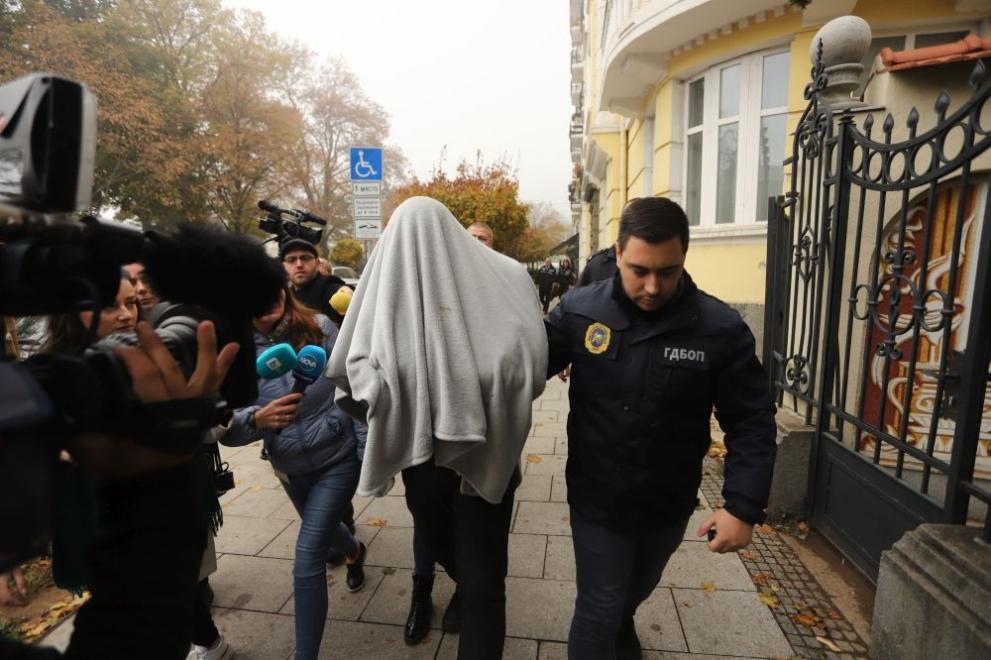 Прокуратурата е повдигнала обвинения срещу всичките 13 лица задържани вчера