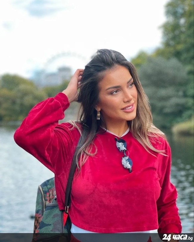 Колата на Алекс Богданска отново се озова със скоба и