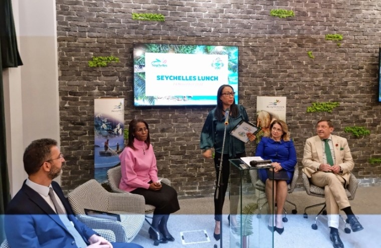 През последните години все повече българи посещават Сейшелите която притежава