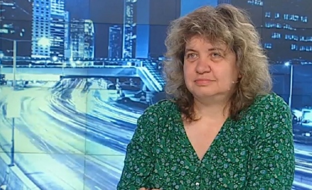 Всъщност няма да брои машината Ще броят членовете на СИК