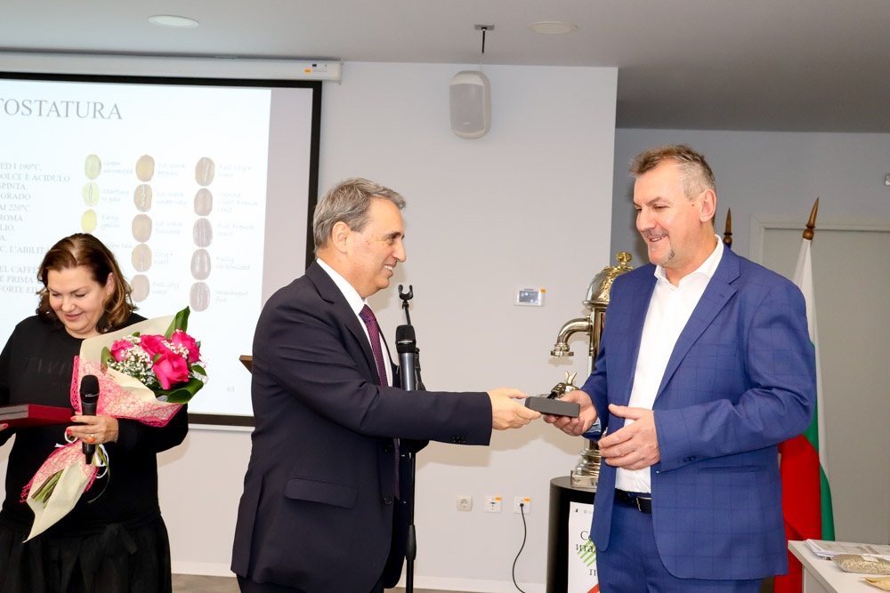 Днес в УХТ пишем история Надявам се това да е