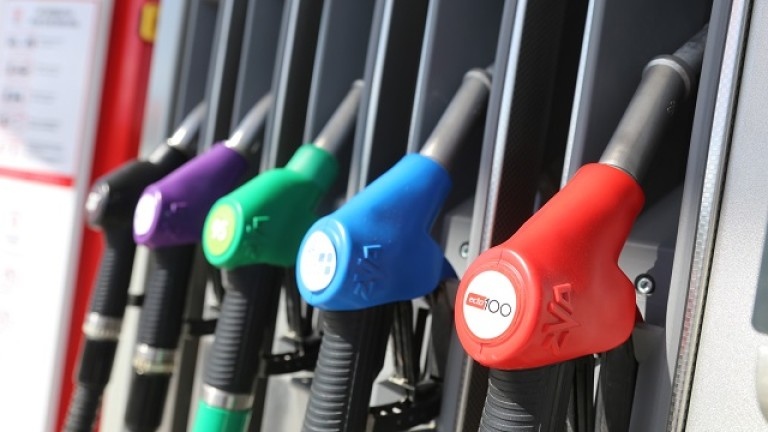 Цените на основните горива по бензиностанциите в страната достигнаха нива