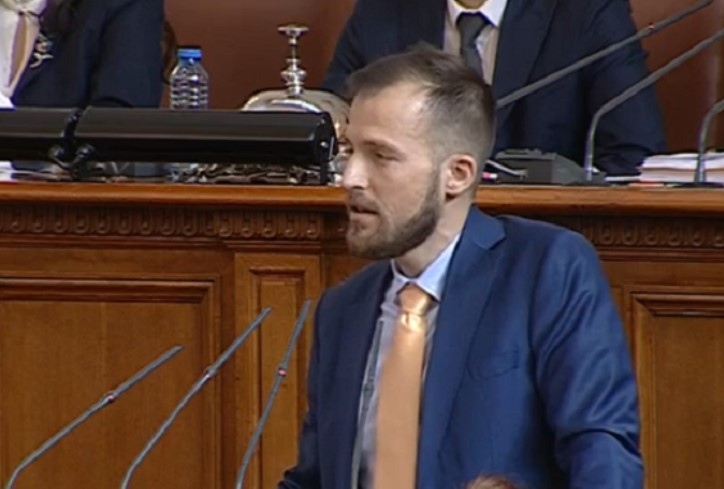 Депутатът от Продължаваме промяната Искрен Митев който стана известен с