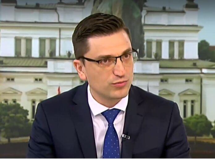 Венко Сабрутев от Продължаваме Промяната обвини служебния кабинет в безхаберие Половината