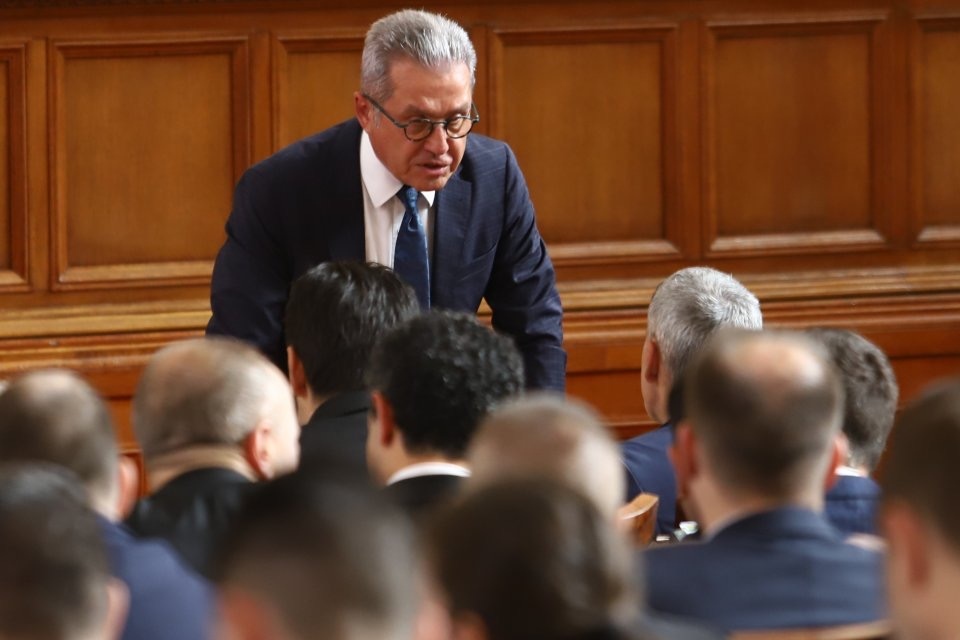 В крайна сметка на изборите занапред ще гласуваме с хибридна