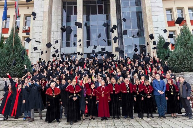 468 абсолвенти от Випуск 2022 на Университета по хранителни технологии 