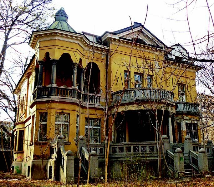 Бившият шеф на Лукойл България Валентин Златев е обявил за