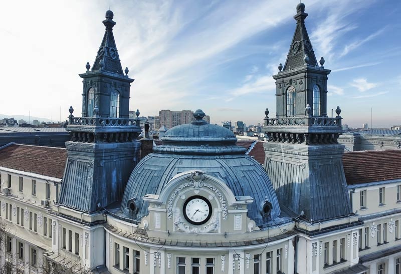 Фермери от цялата страна се събират пред сградата на Министерството