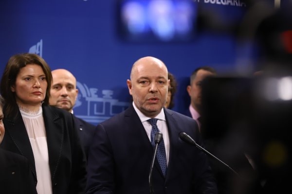 Предложеният от ГЕРБ СДС за премиер проф Николай Габровски коментира по