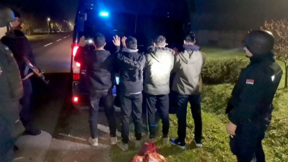В мащабна полицейска акция в Сърбия са задържани 9 членове