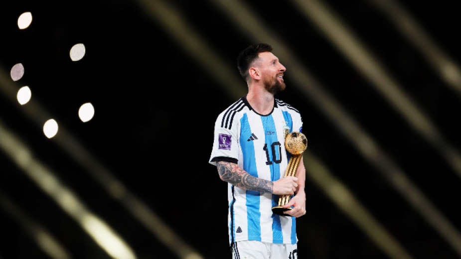 Суперзвездата на Аржентина Меси очаквано беше награден със Златната топка за