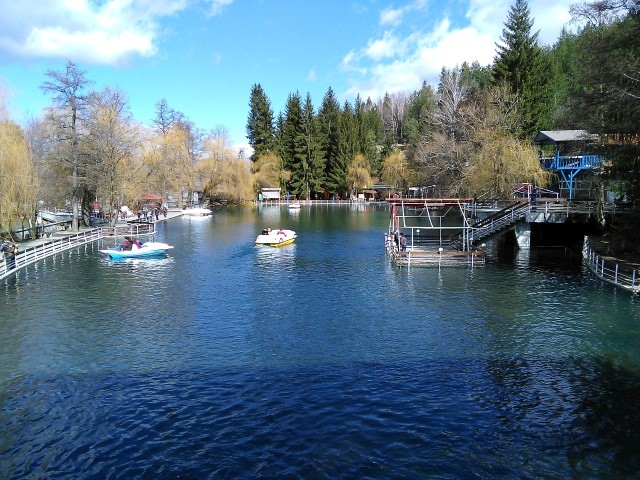 Жители на Велинград се събраха на протест в сградата на