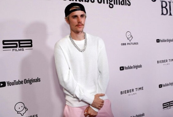 Поп певецът  е на път да сключи сделка за музикални права