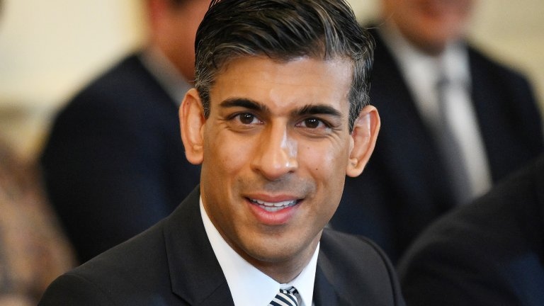 Британският премиер Риши Сунак бе подложен на критики снощи че