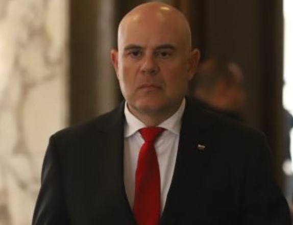 Главният прокурор Иван Гешев коментира в Twitter обявеното от Русия