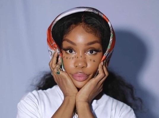 Ритъм енд блус певицата и носителка на Грами Сиза е