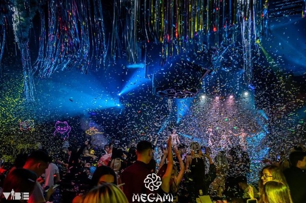 Най емблематичният и актуален хотел Маринела предложи две локации за посрещането