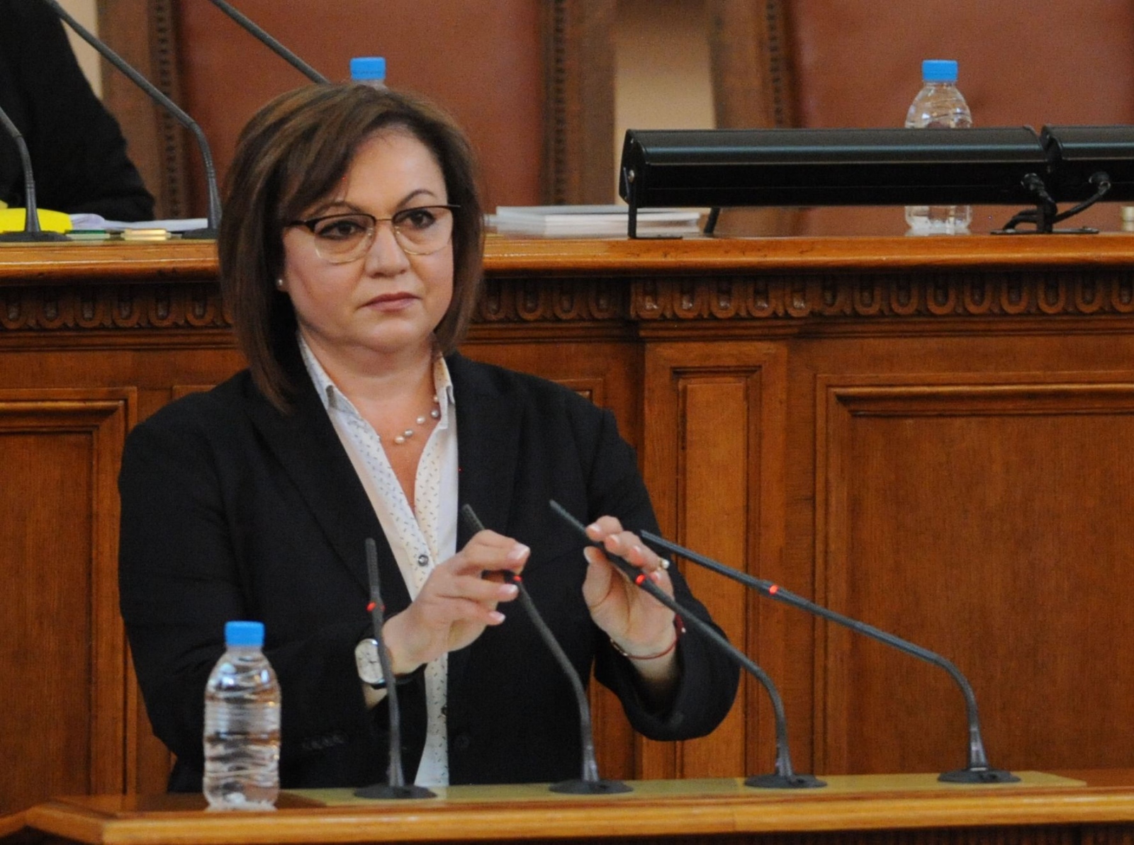 БСП изглежда окончателно е отписала проектокабинета на кандидат премиера на ПП