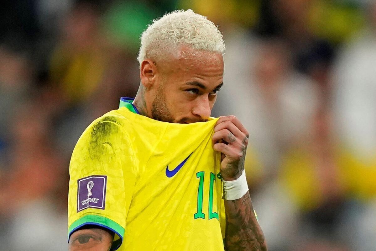 Играчът на ПСЖ Неймар беше уловен във видео да пее