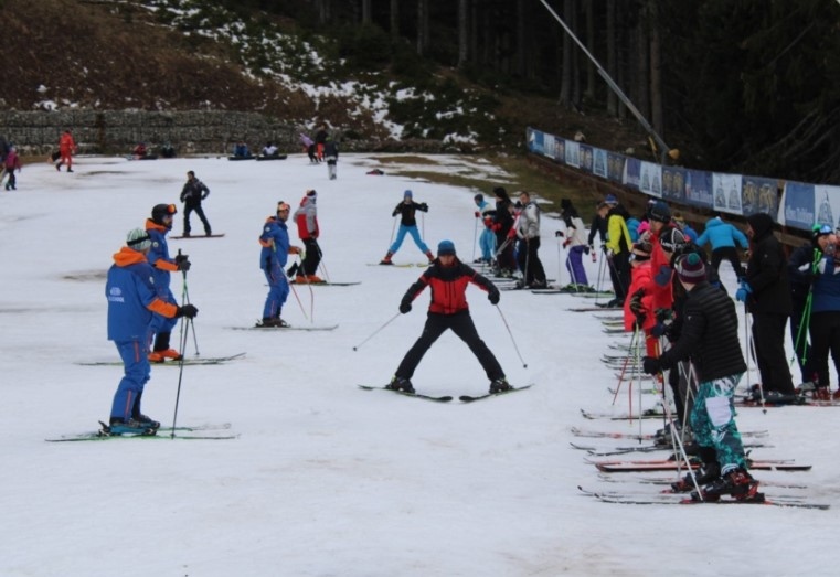 В курортите Банско и Боровец заваляха анулации и отлагане на