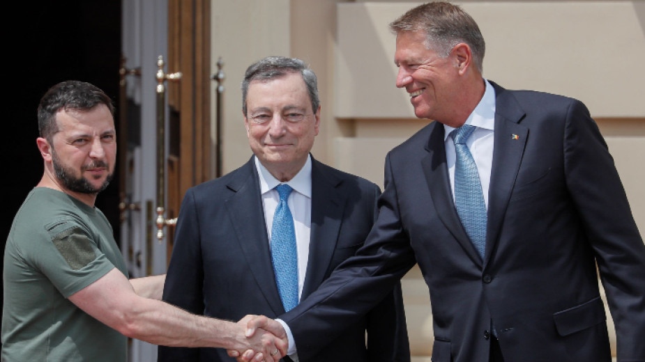 Президентът на Румъния Клаус Йоханис проведе на 4 януари телефонен