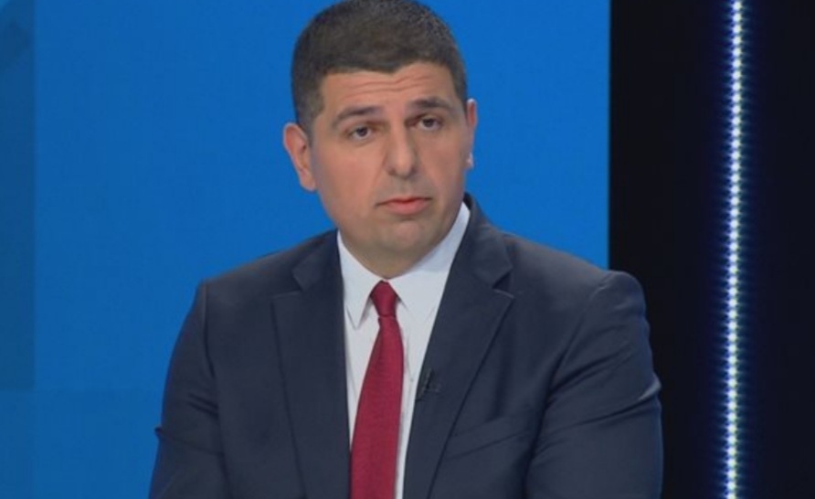 Чрез зам председателя на парламентарната комисия за култура и медии