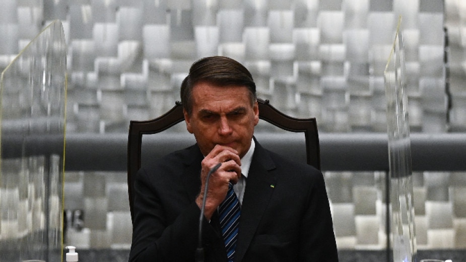 Бившият президент на Бразилия Жаир Болсонаро е приет в болница