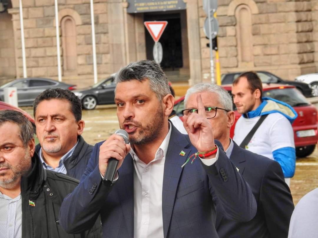 Продължаваме Промяната и ГЕРБ се подиграват с българския народ от