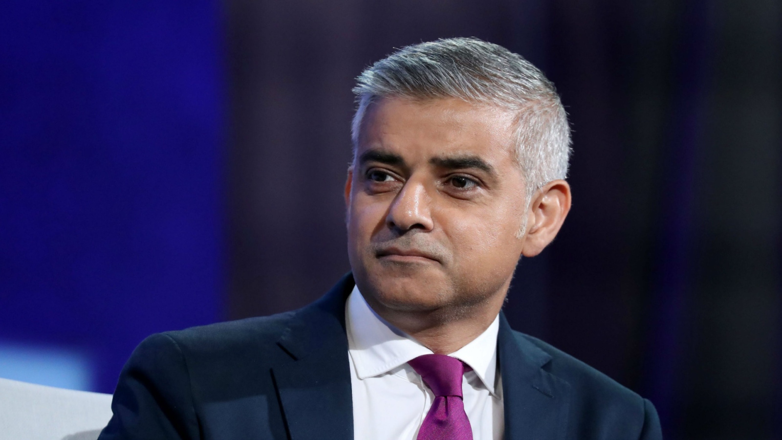 Кметът на Лондон Садик Хан е готов да атакува отричането