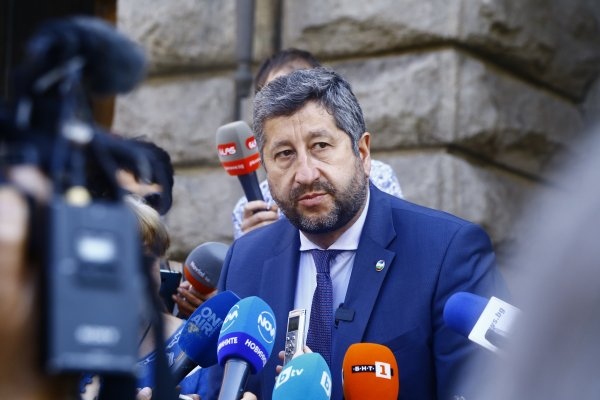 Движение Да България съобщи че след вътрешна проверка на дарителите