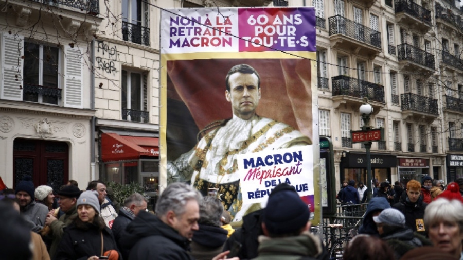 Площадът на Републиката в Париж: Десетки хиляди на протест срещу пенсионната реформа