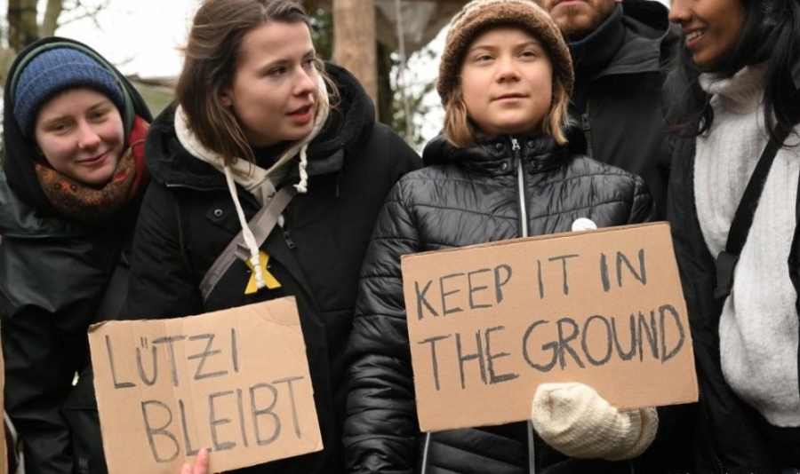 Грета Тунберг и други екоактивисти протестираха след края на Световния икономически форум