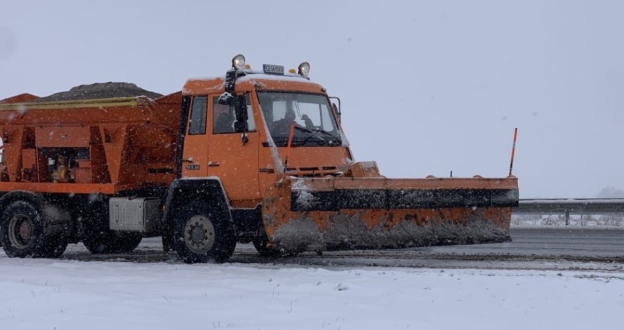 АПИ: Близо 300 снегорина обработват републиканските пътища