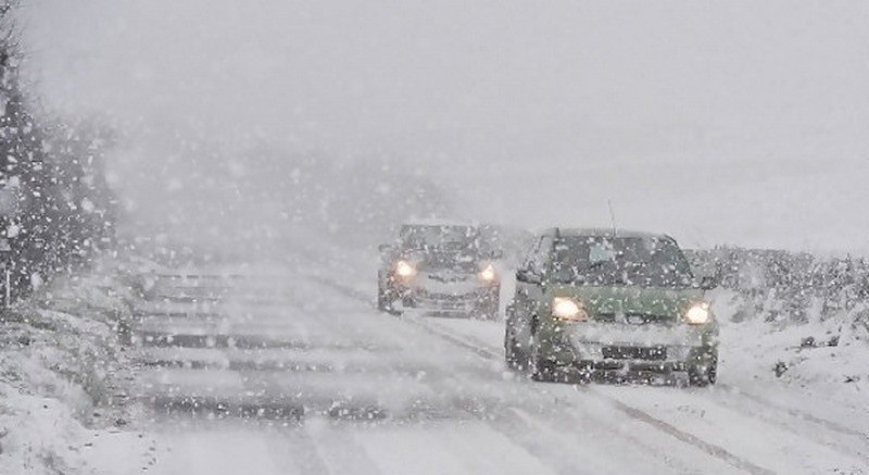 Обработки със смеси срещу заледяване са извършени тази нощ във