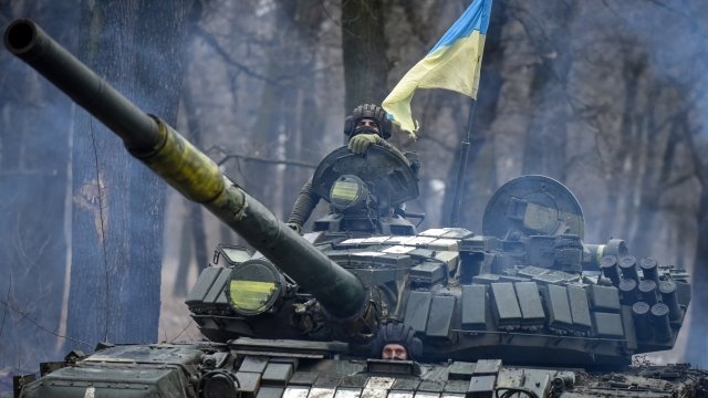 Украинските сили продължават сраженията с руските войски които се опитват
