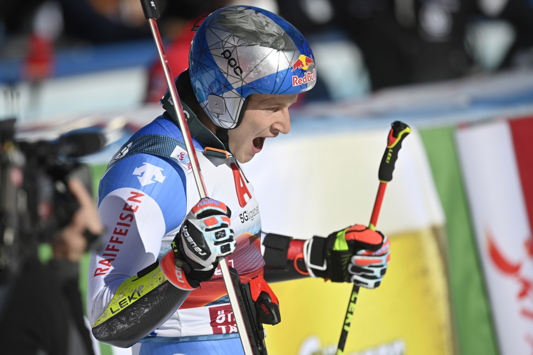 Швейцарецът Марко Одермат спечели и втория супергигантски слалом в италианския