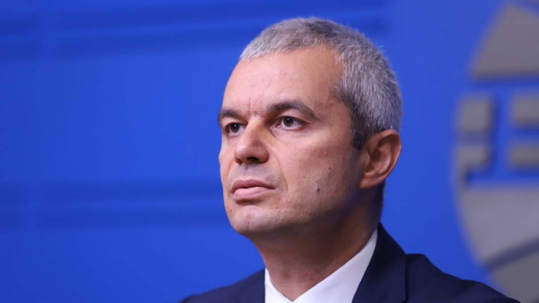 Лидерът на Възраждане и депутат Костадин Костадинов се похвали че